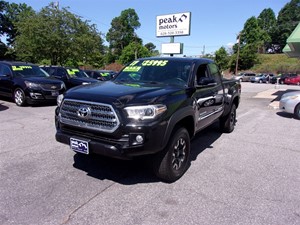 Picture of a 2017 Toyota Tacoma SR5 Access Cab V6 6AT 4WD