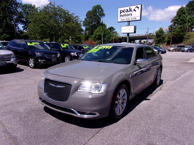 Chrysler 300 Limited AWD in Hickory