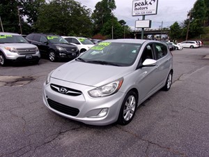Picture of a 2013 Hyundai Accent SE 5-door