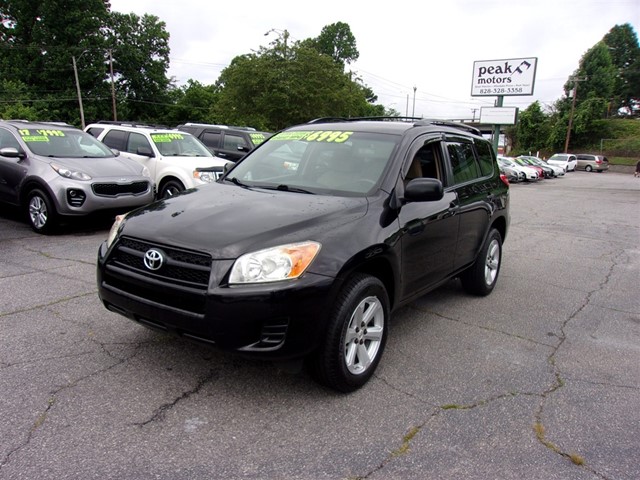 Toyota RAV4 Base I4 2WD in Hickory