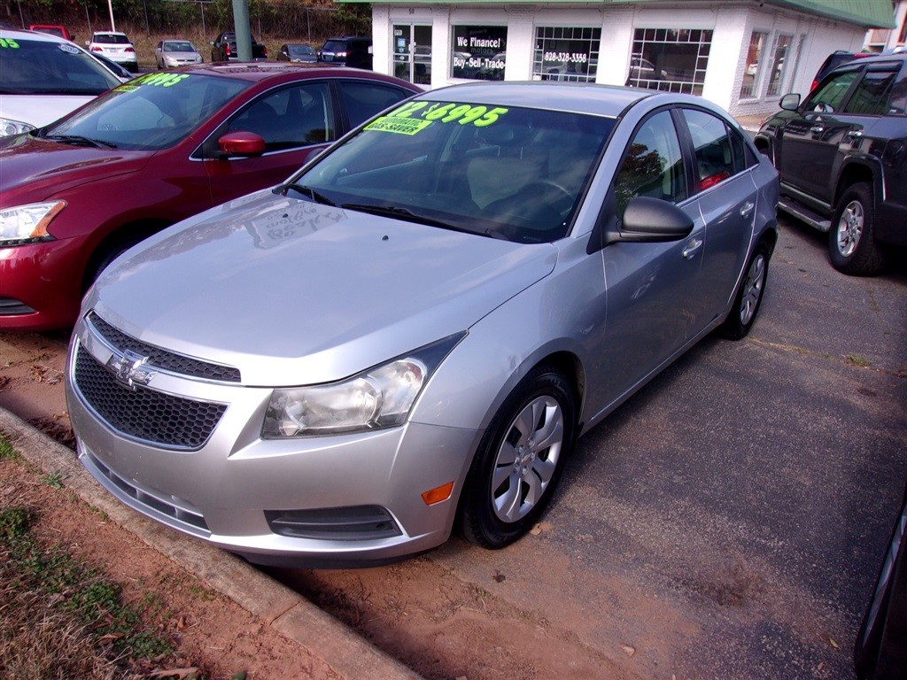 2012 Chevrolet Cruze photo 3