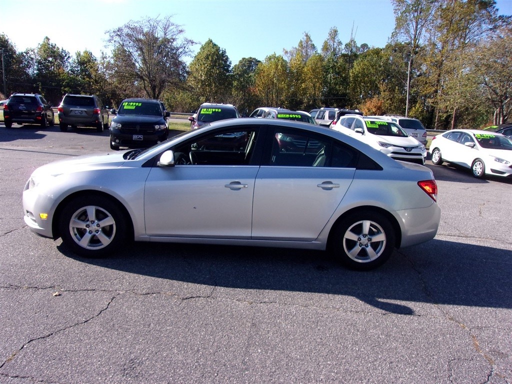2013 Chevrolet Cruze photo 4