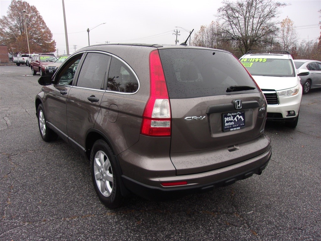 2011 Honda CR-V SE photo 4