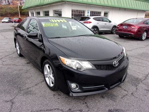 Picture of a 2012 Toyota Camry SE