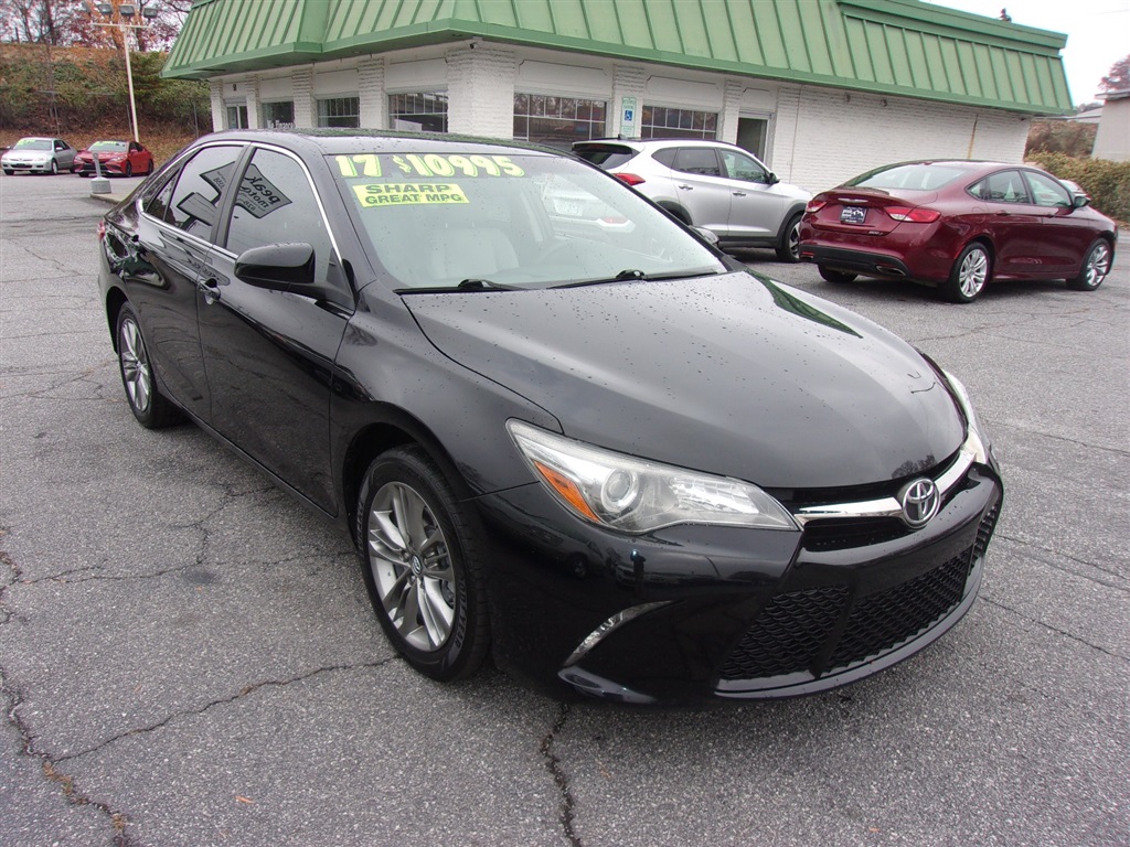 2017 Toyota Camry SE