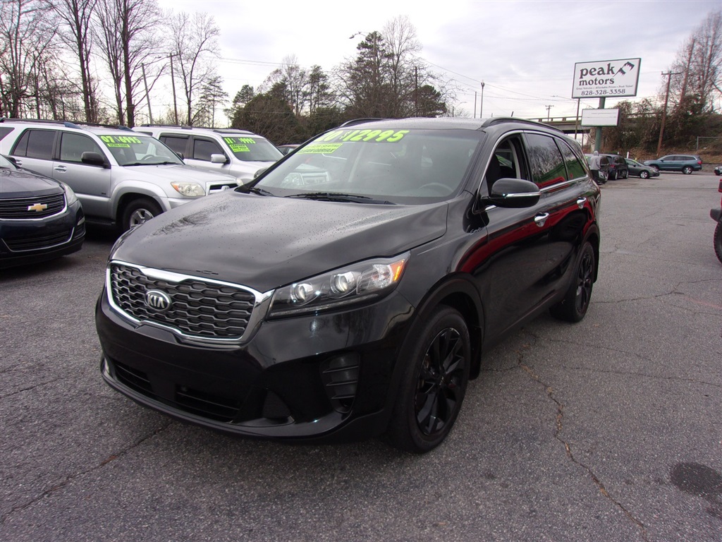 2020 Kia Sorento S's photo