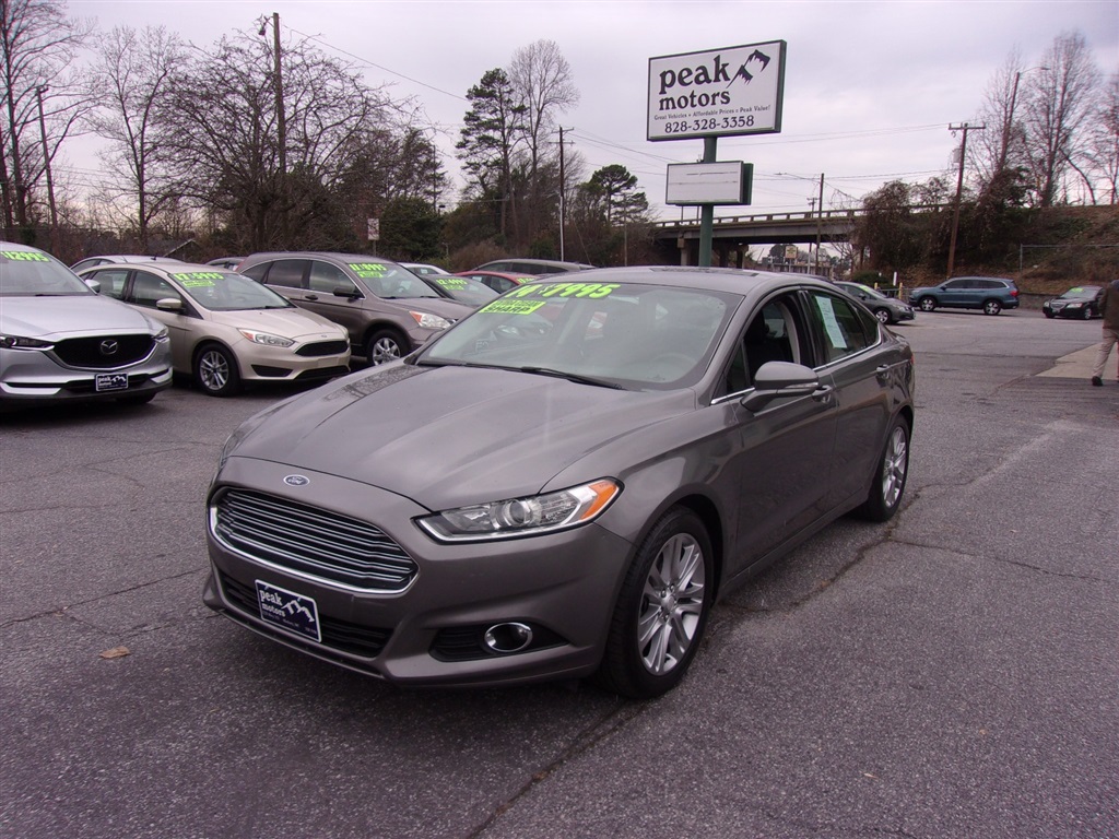 2014 Ford Fusion SE's photo