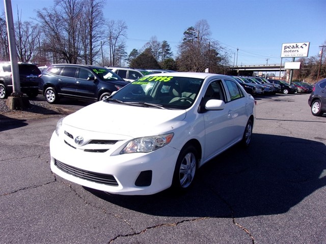 Toyota Corolla LE 4-speed AT in Hickory