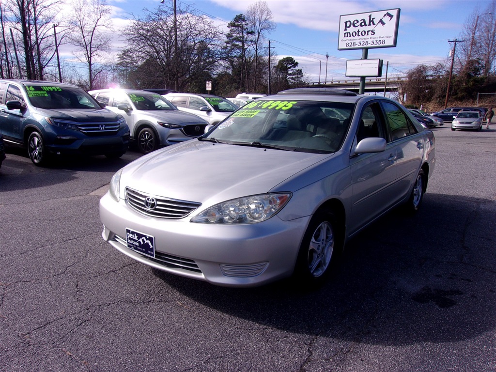 2006 Toyota Camry LE's photo