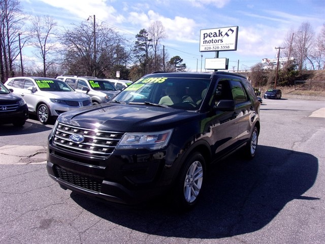 Ford Explorer Base FWD in Hickory