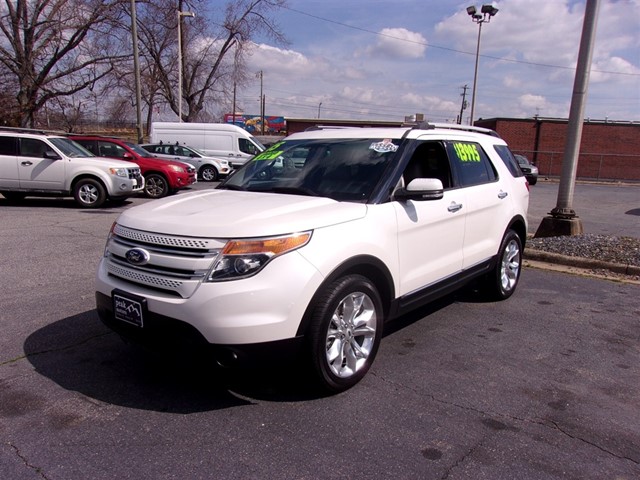 Ford Explorer Limited 4WD in Hickory