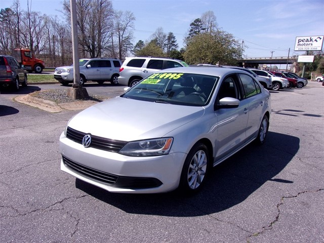 Volkswagen Jetta SE in Hickory