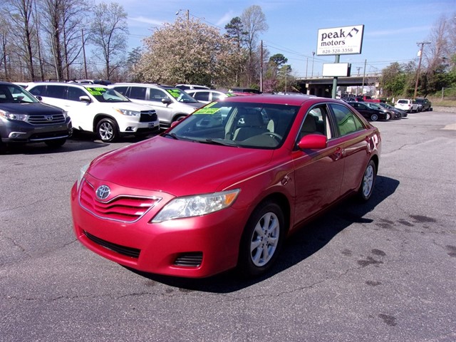Toyota Camry LE 6-spd AT in Hickory