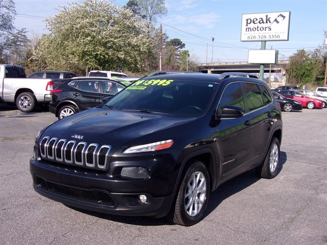 Jeep Cherokee Latitude FWD in Hickory