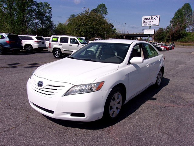Toyota Camry LE 5-spd AT in Hickory
