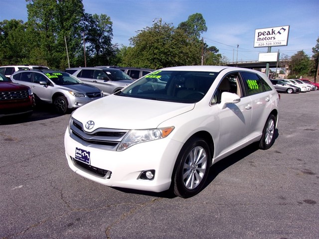 Toyota Venza LE I4 AWD in Hickory