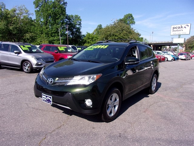Toyota RAV4 XLE FWD in Hickory