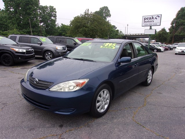 Toyota Camry XLE V6 in Hickory