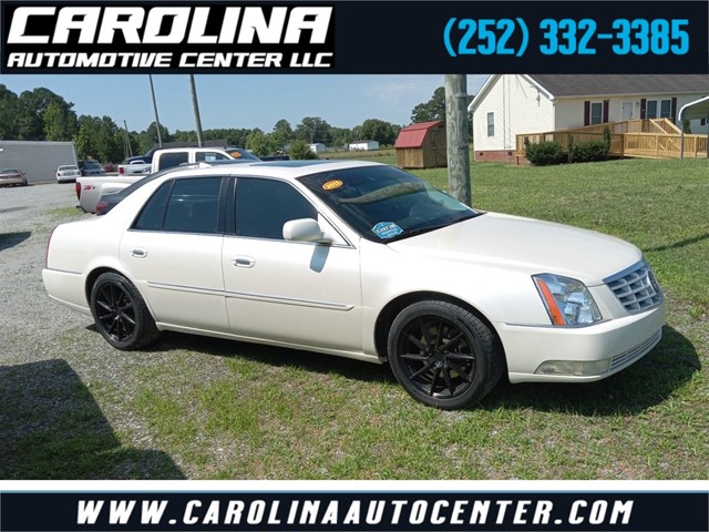 Picture of a 2011 CADILLAC DTS