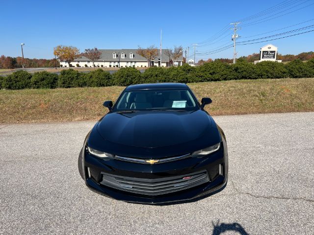 2018 Chevrolet Camaro 1LS 1LT photo 2