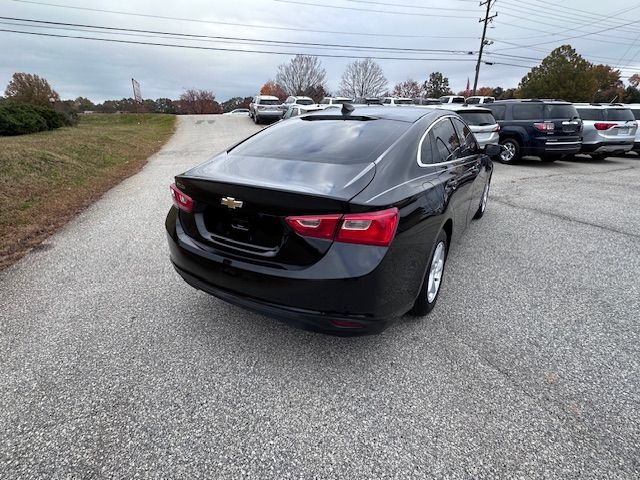 2018 Chevrolet Malibu LS photo 4
