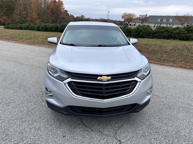 2018 Chevrolet Equinox LT photo 2