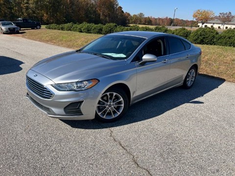 2020 Ford Fusion SE