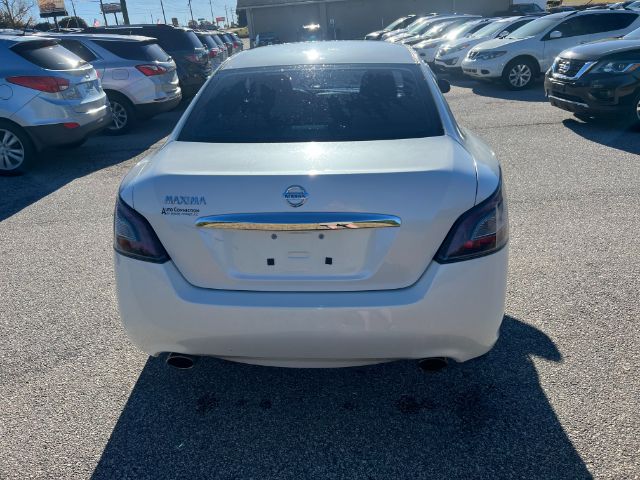 2014 Nissan Maxima SV photo 3