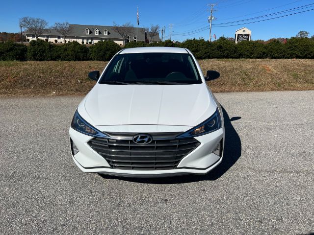 2020 Hyundai Elantra SE photo 2