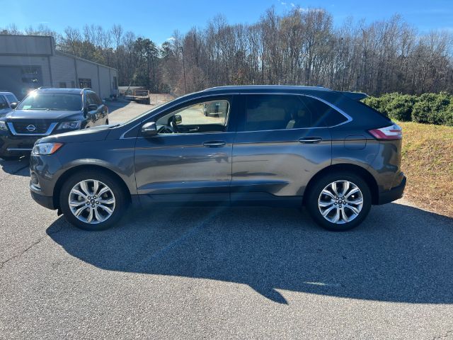 2020 Ford Edge Titanium photo 4