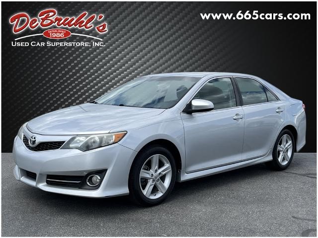 Picture of a used 2014 Toyota Camry SE