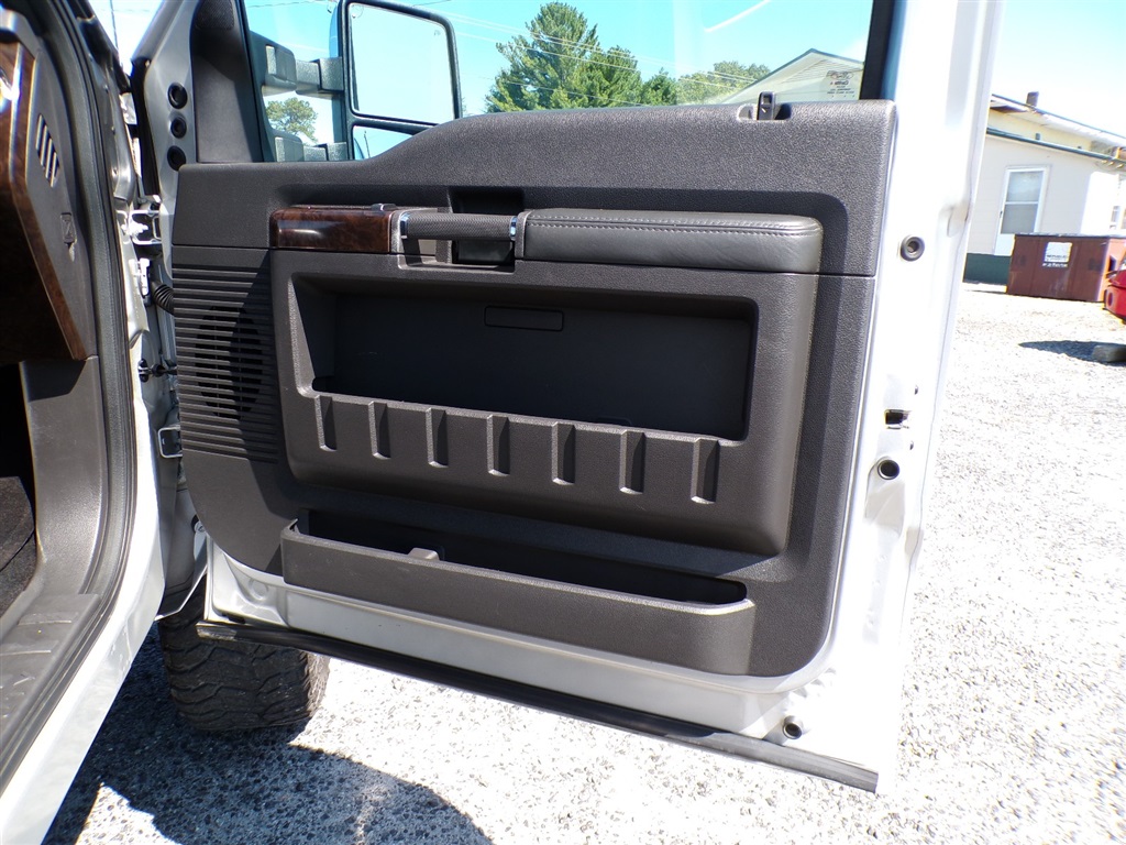 2013 Ford F-350 photo 26