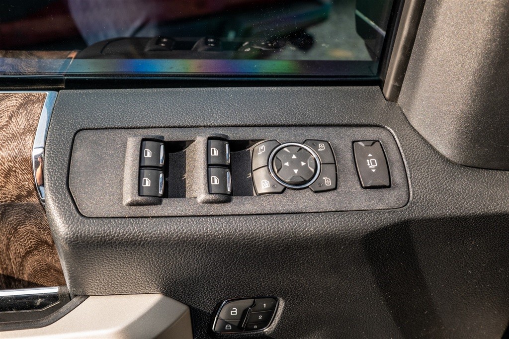 2019 Ford F-350 Super Duty Lariat - Photo 29