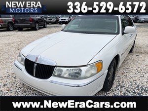Picture of a 2000 LINCOLN TOWN CAR SIGNATURE VA OWNED