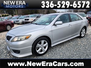 Picture of a 2010 TOYOTA CAMRY SE