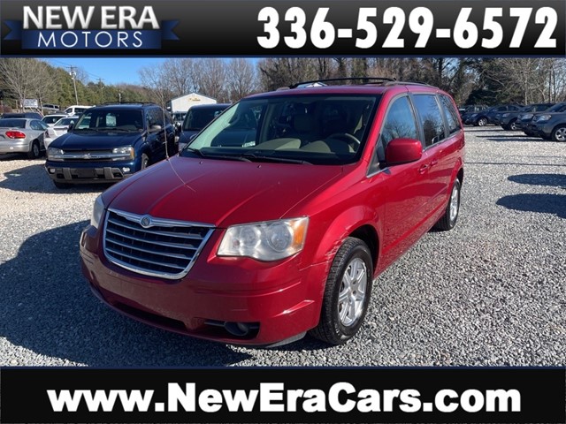 CHRYSLER TOWN & COUNTRY TOURING in Winston Salem