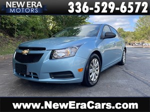 Picture of a 2011 CHEVROLET CRUZE LS
