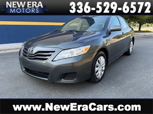 Picture of a 2011 TOYOTA CAMRY