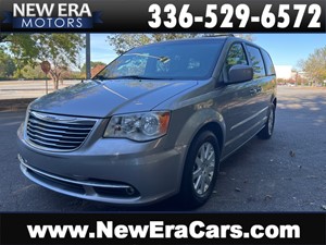 Picture of a 2014 CHRYSLER TOWN & COUNTRY TOURING