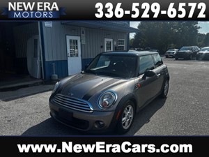 Picture of a 2013 MINI Hardtop Cooper Hatchback 2D