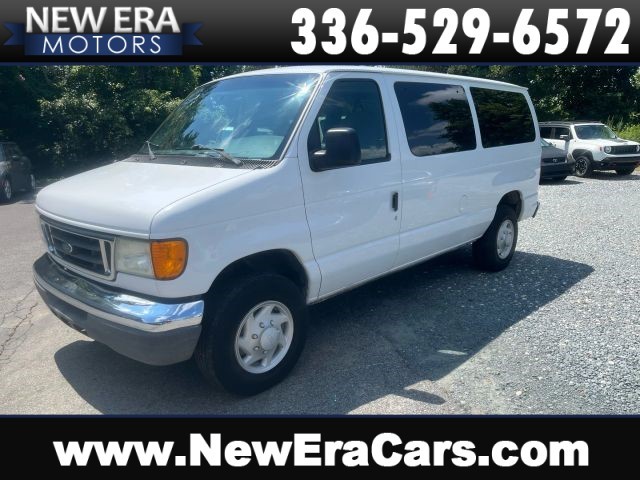 Ford E350 Super Duty Passenger XLT Van 3D in Winston-Salem