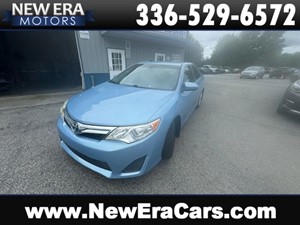 Picture of a 2013 Toyota Camry LE Hybrid Sedan 4D