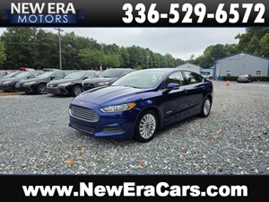 Picture of a 2013 Ford Fusion SE Hybrid Sedan 4D