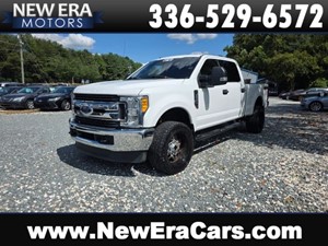 Picture of a 2017 Ford F250 Super Duty Crew Cab XLT Pickup 4D 6 3/4 ft