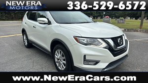 Picture of a 2017 Nissan Rogue SV Sport Utility 4D