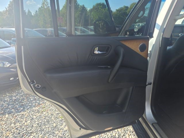 2011 Infiniti QX56 photo 11