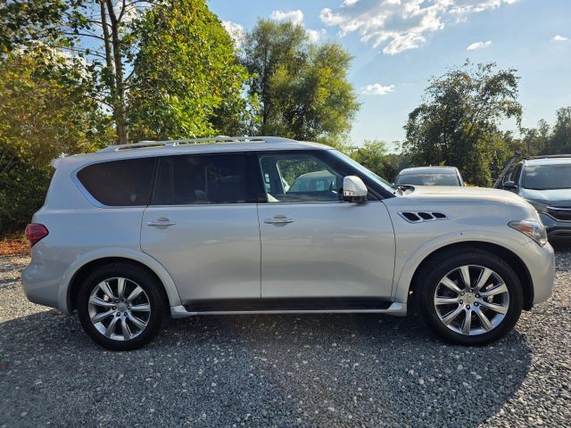 2011 Infiniti QX56 photo 2