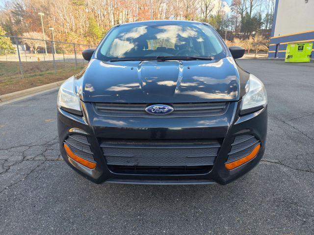 2013 Ford Escape S photo 2