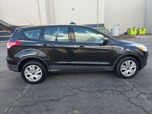 2013 Ford Escape S photo 4