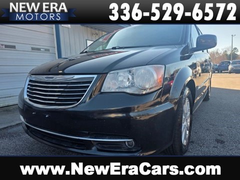 2016 Chrysler Town & Country Touring Minivan 4D